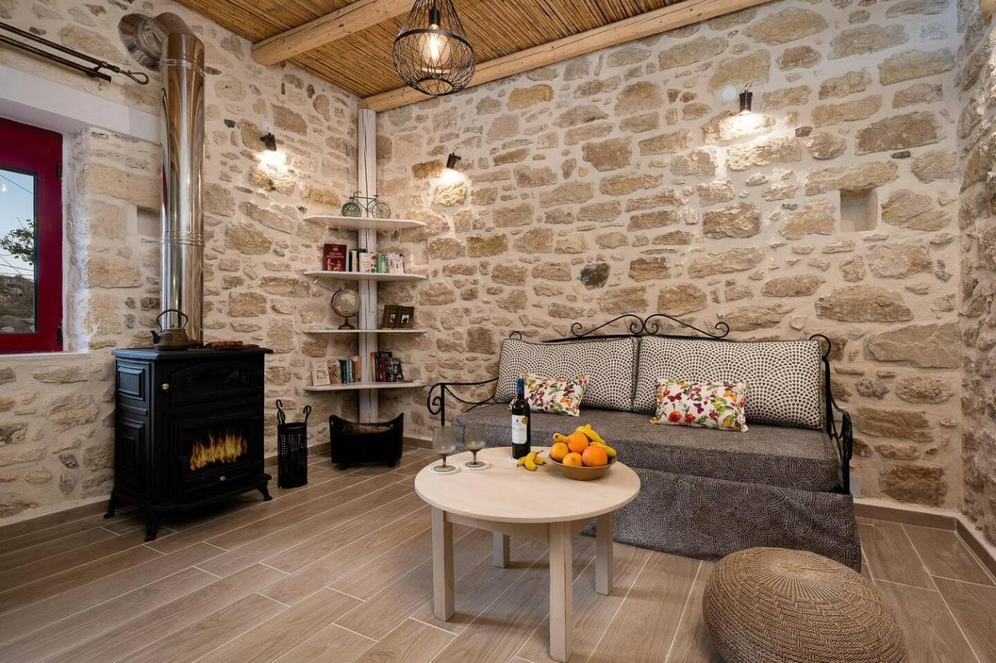 Physis Country House Near Matala Beach & Faistos Kouses ภายนอก รูปภาพ
